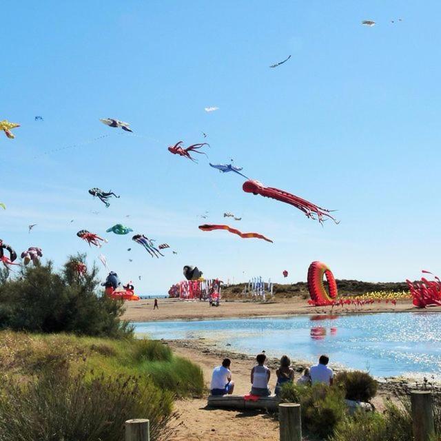 Un coin de campagne à 4km de la mer pour 4 à 6 personnes Portiragnes Esterno foto